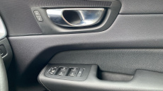 Volvo Xc60 2.0 T6 Recharge PHEV R DESIGN 5dr AWD Auto Estate